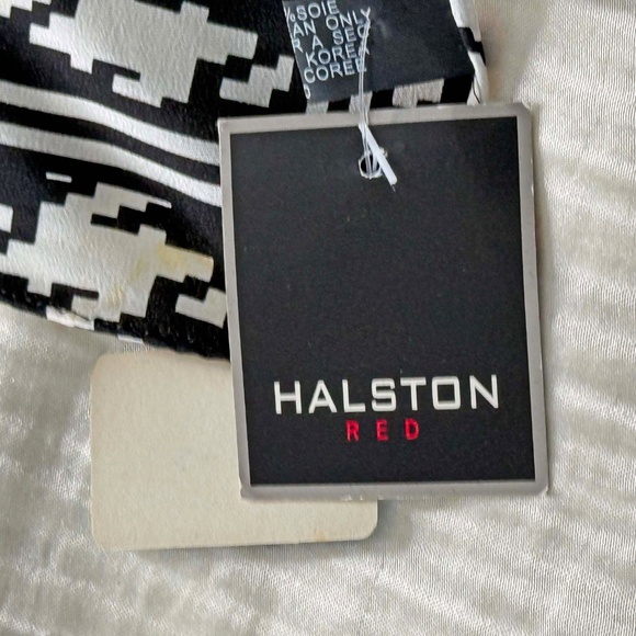 100% SILK SCARF, by HALSTON RED, in BLACK/WHITE, 20 X 20 INCHES, A RARE FIND, - Picture 4 of 6
